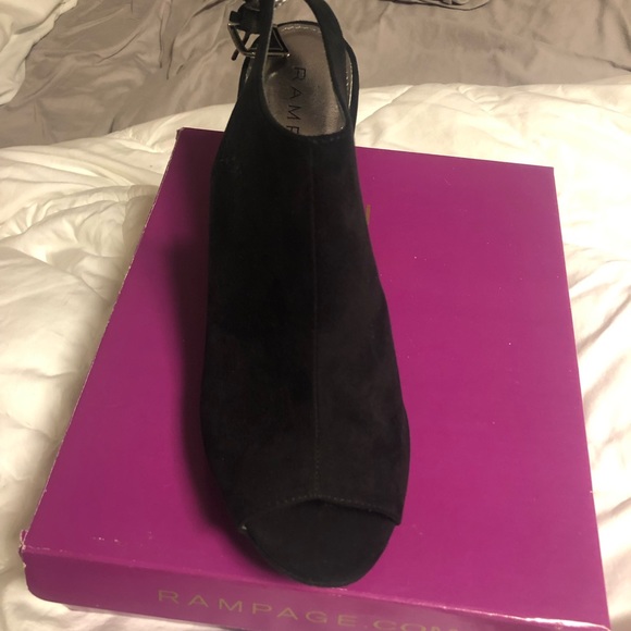 Shoes - Picture 3 of 5